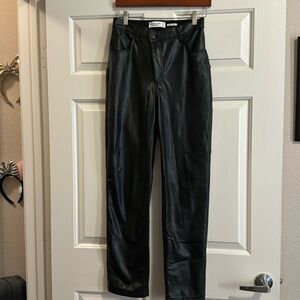 Abercrombie & Fitch Vegan Leather The ‘90s Straight Ultra High Rise Curve Love